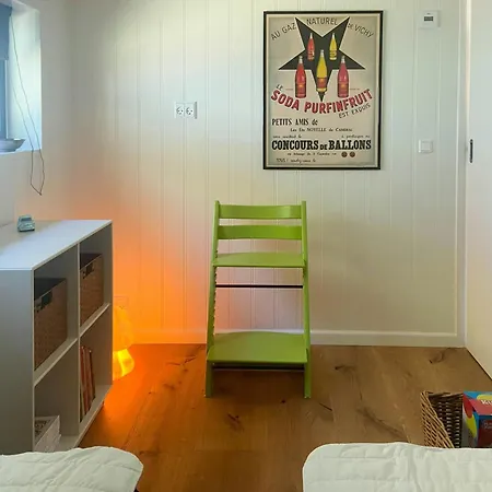 Σπίτι διακοπών Modern Near And Town In